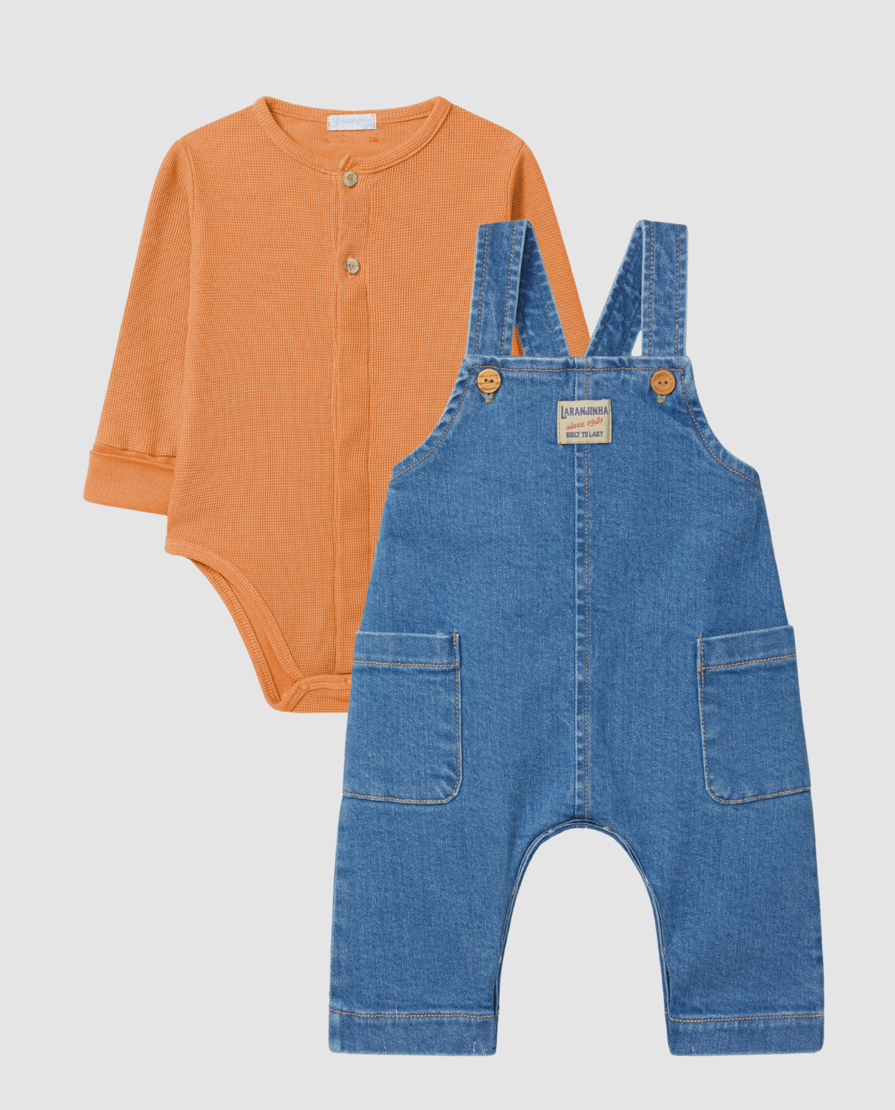 Conjunto Peto Denim Boy y Camisa Naranja