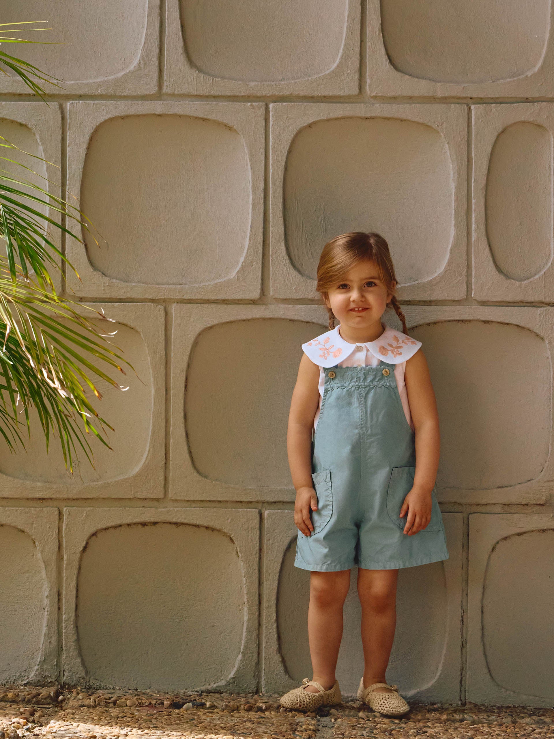 Twill dungaree shorts with Blouse textured and embroidered